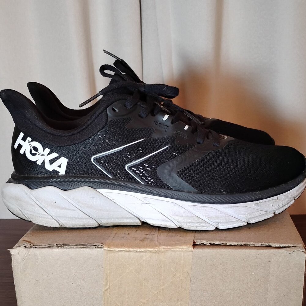 Hoka One One Arahi 5 Womens Size 9.5 D Black Running Shoes Sneakers 1115012 BWHT